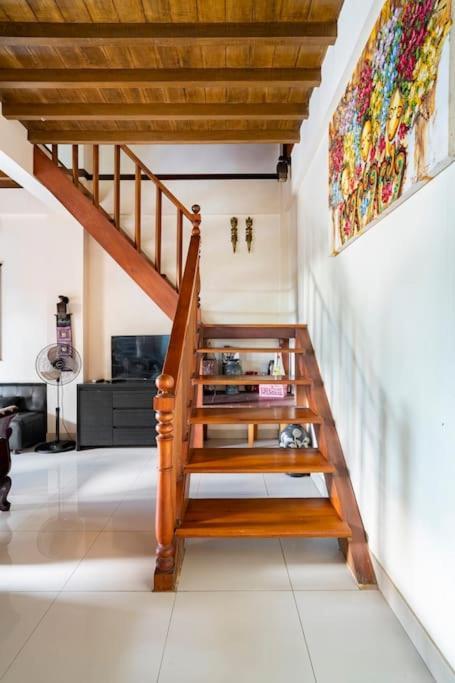 Villa Kenanga In Meninting By The Beach Mataram Buitenkant foto