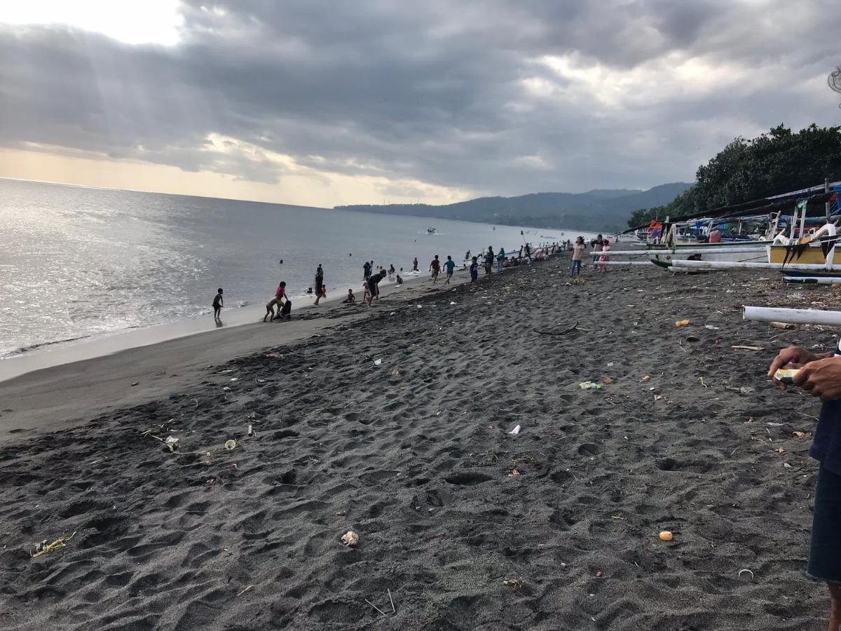 Villa Kenanga In Meninting By The Beach Mataram Buitenkant foto